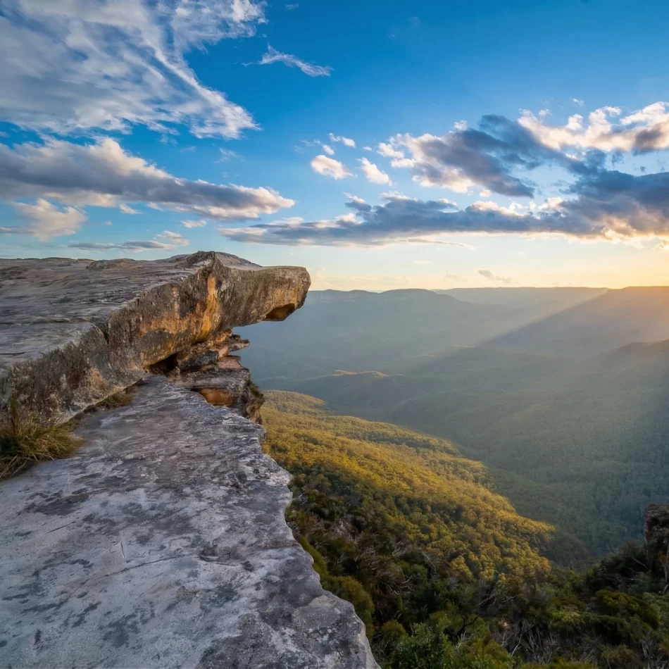 Sunset at the Edge: The Magic of Lincoln Rock